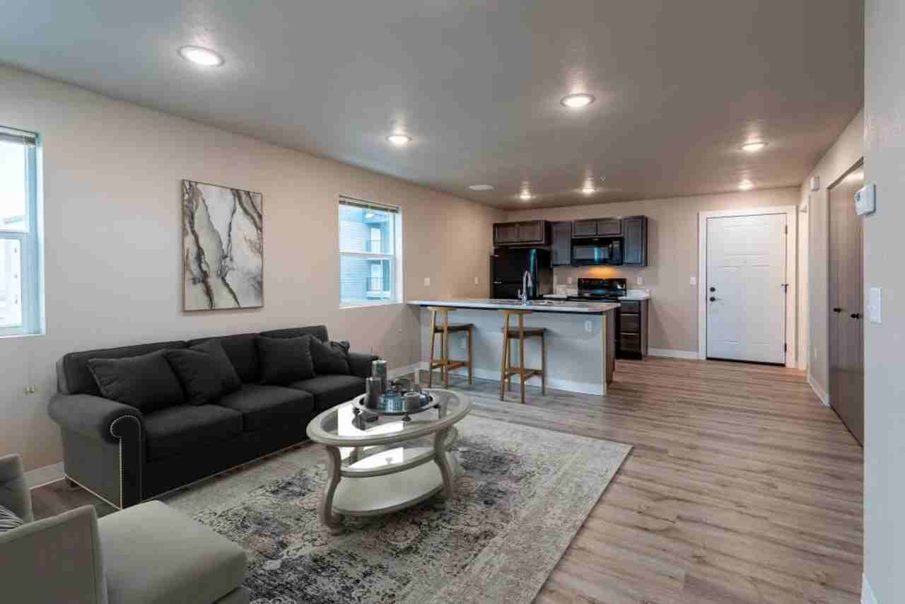 Adirondac Apartments - Photo 4 of 6