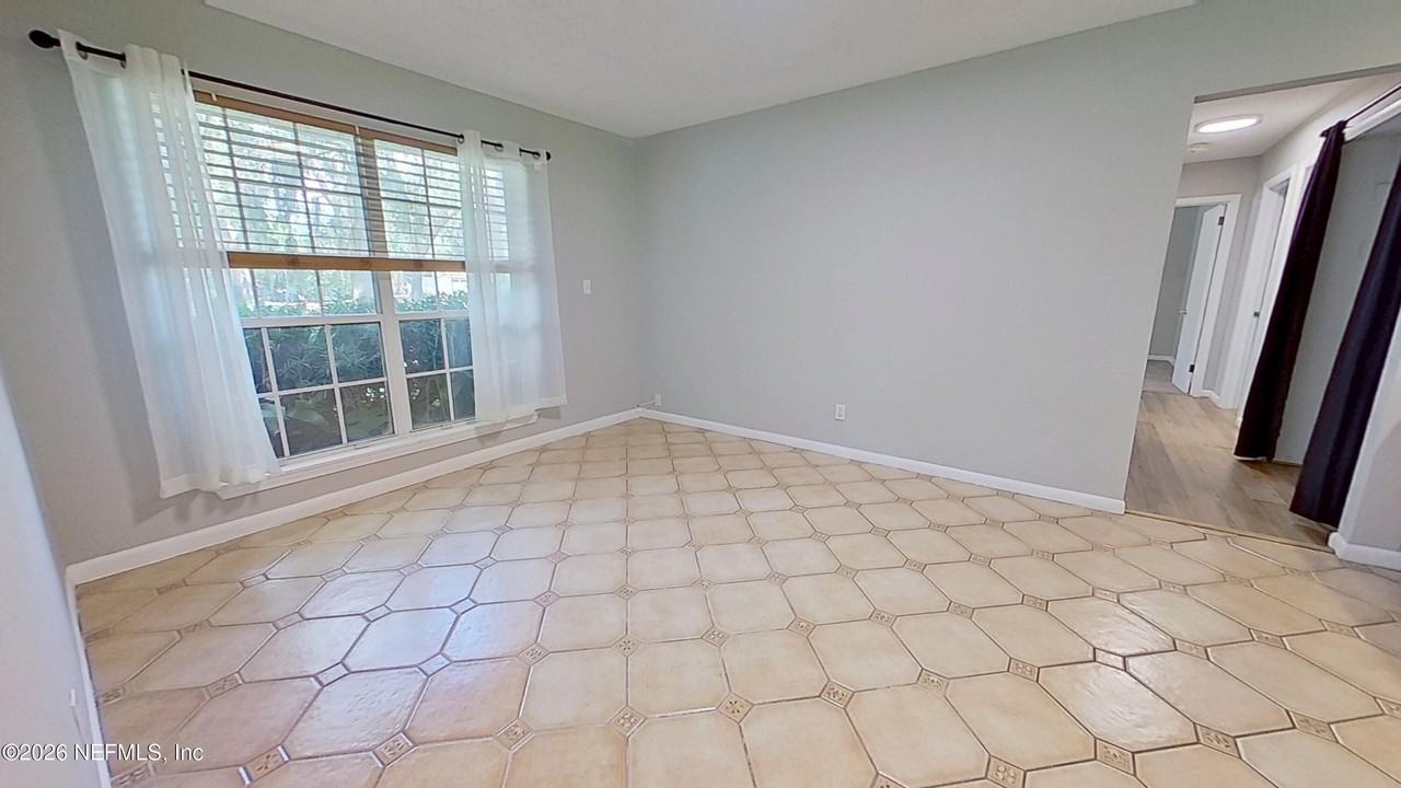 1301 Kings Rd - Photo 4 of 50