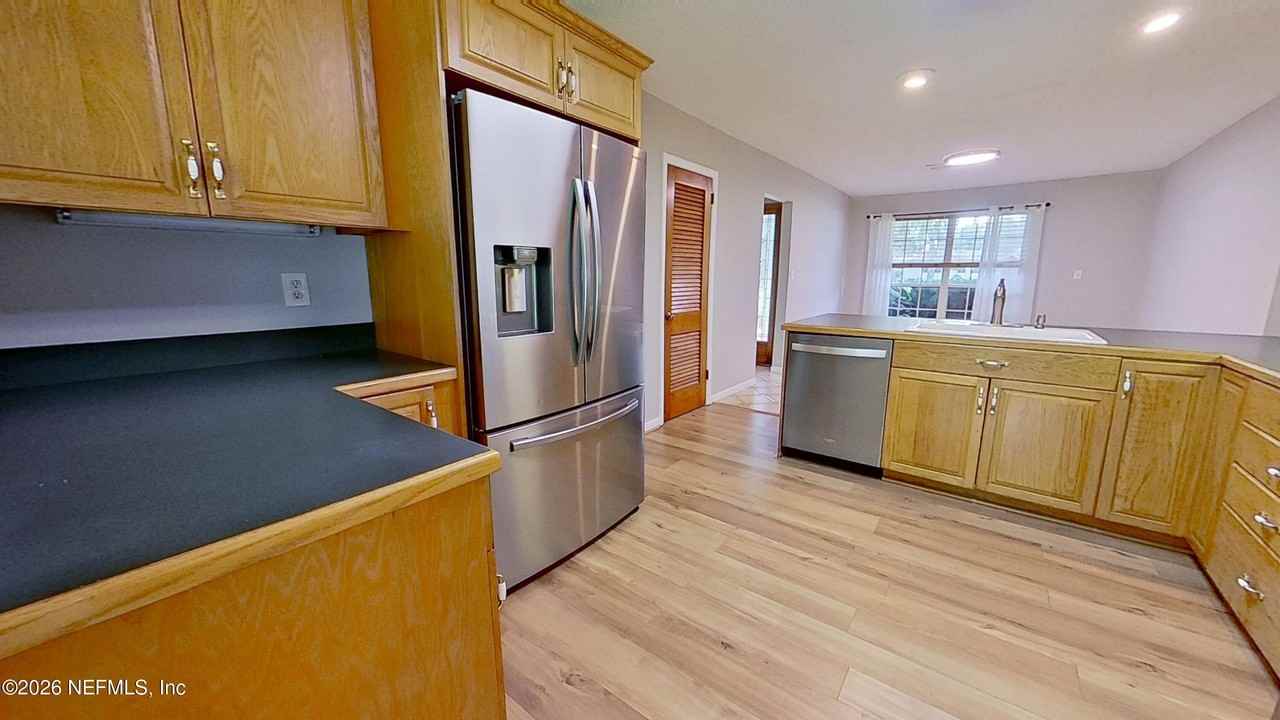 1301 Kings Rd - Photo 7 of 50