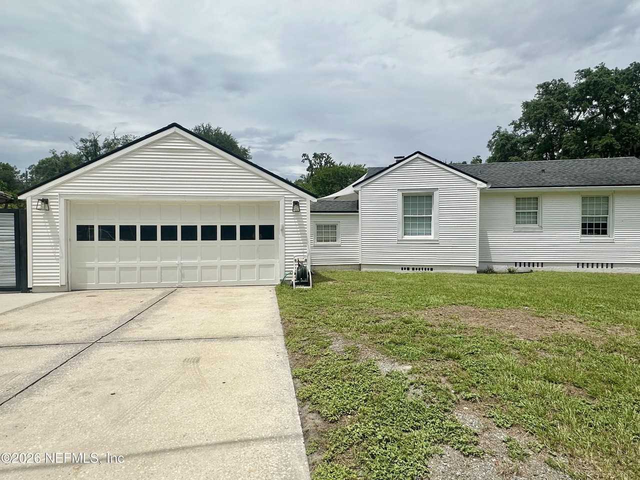 5951 Clifton Ave - Photo 3 of 38