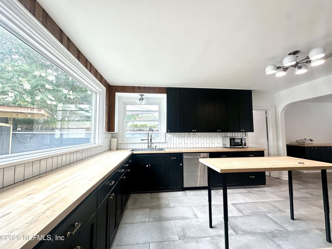5951 Clifton Ave - Photo 7 of 38