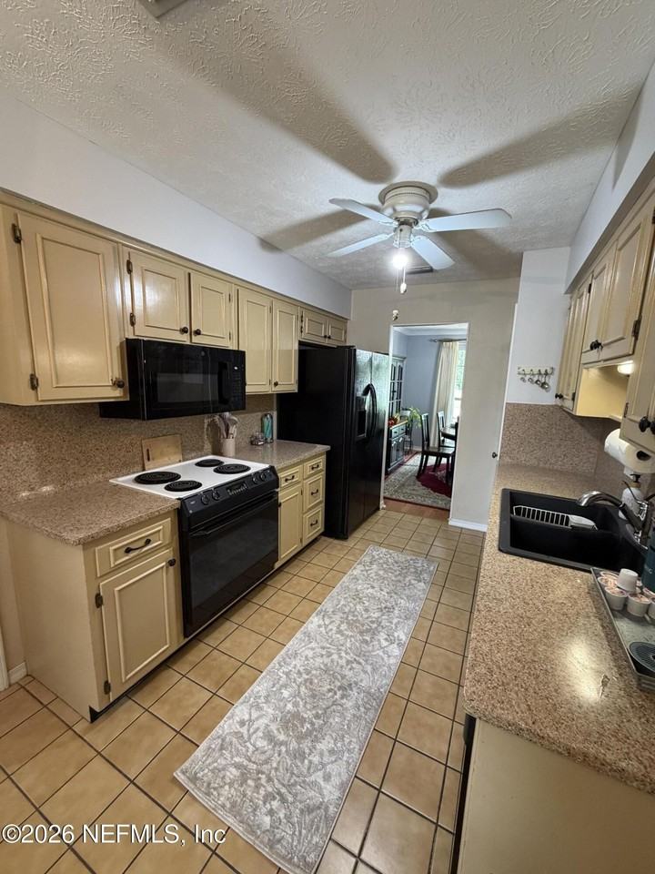 5495 Forrest Dr - Photo 5 of 22