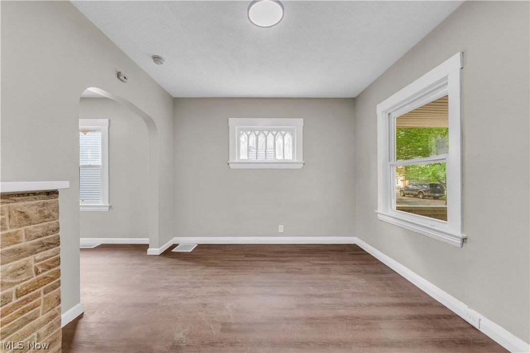 3153 W 103rd St - Photo 6 of 23