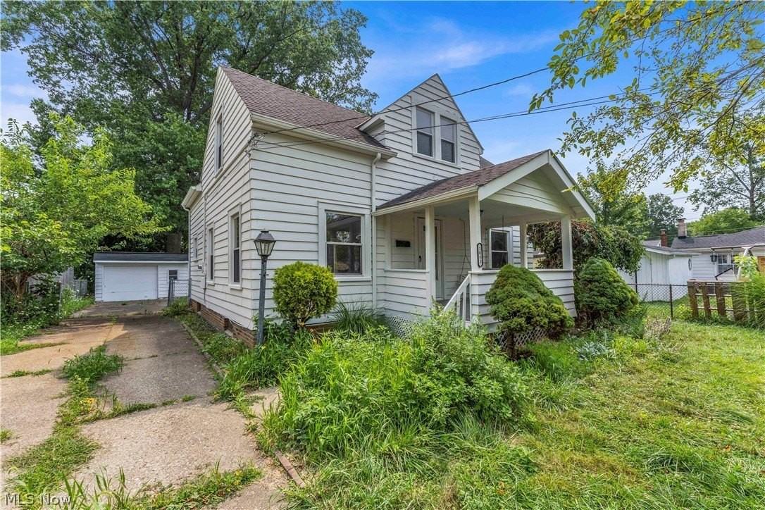 1083 Eastlake Dr - Photo 2 of 22