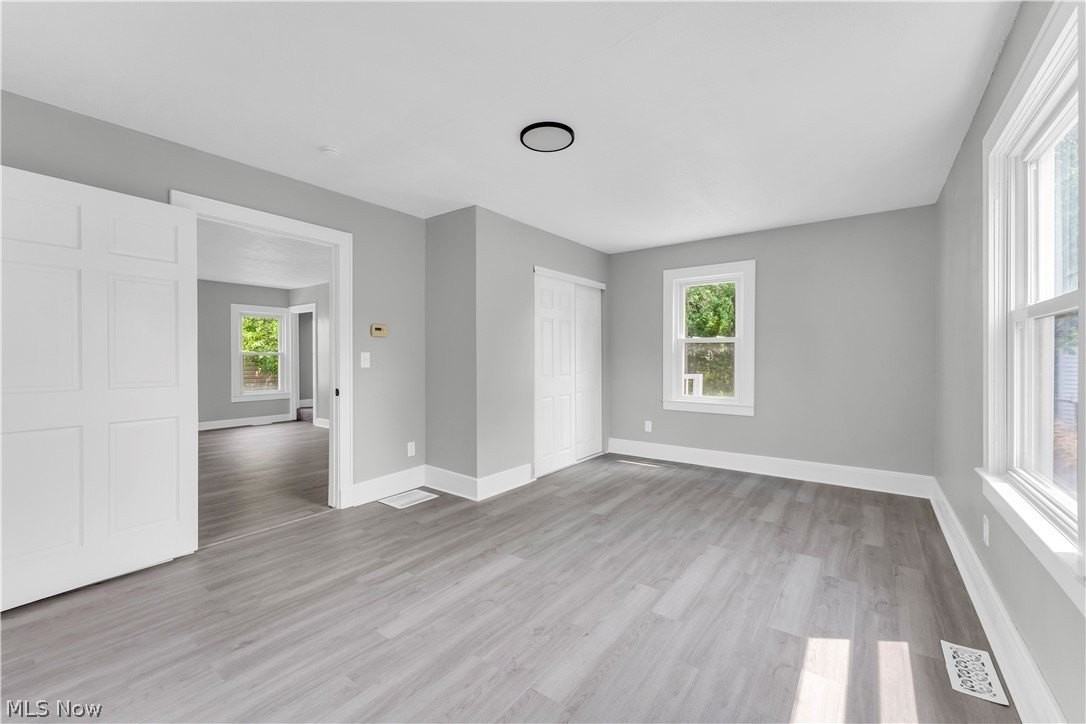 1083 Eastlake Dr - Photo 7 of 22