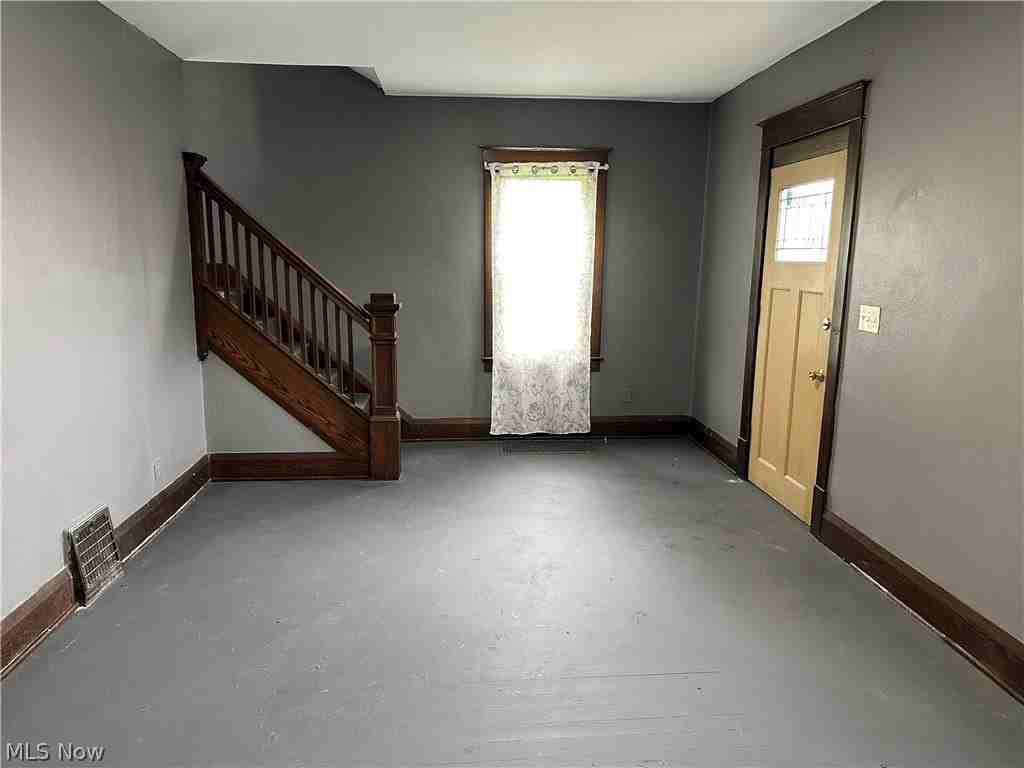526 Lexington Ave - Photo 5 of 15