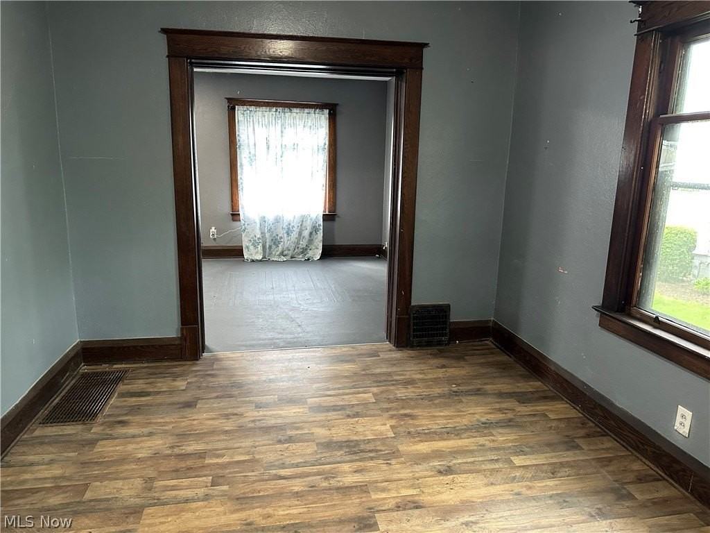 526 Lexington Ave - Photo 7 of 15