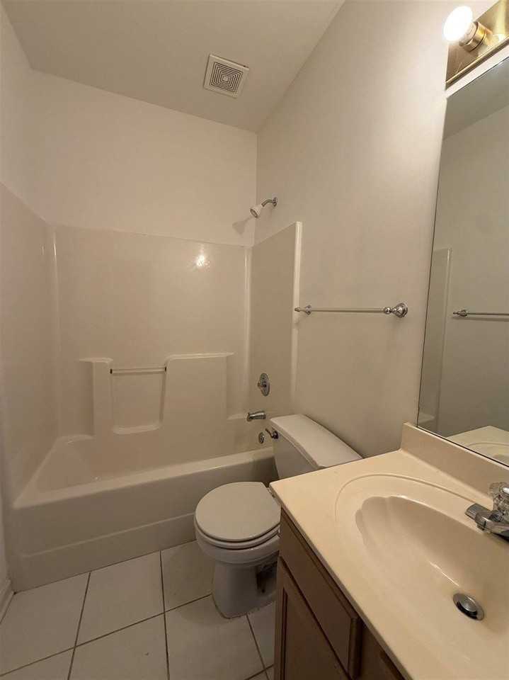 1207 Harbor River Dr - Photo 4 of 10