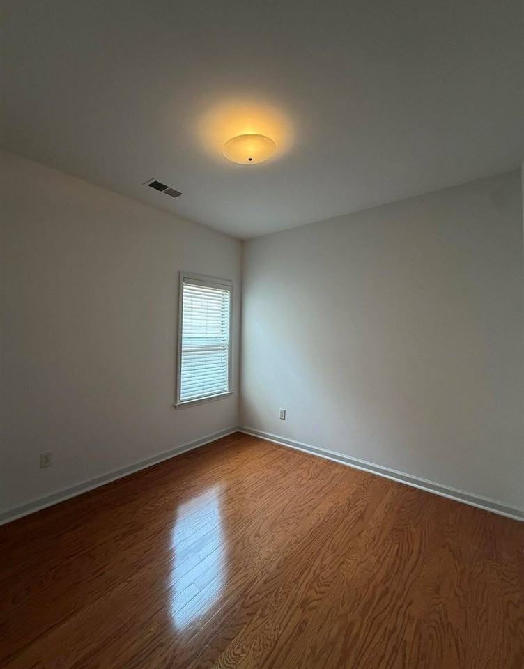 1207 Harbor River Dr - Photo 5 of 10