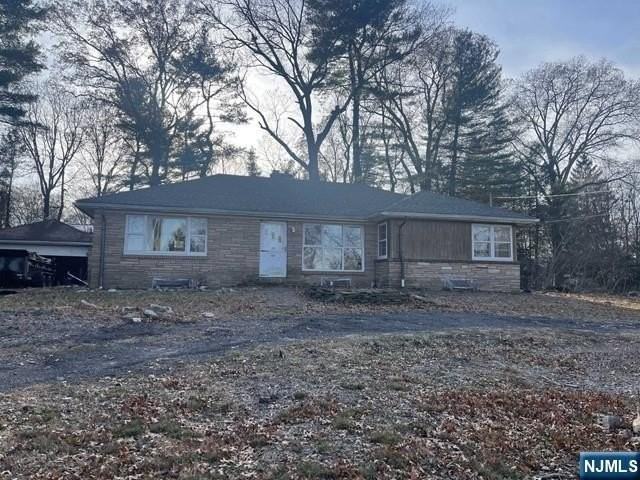 166 Midwood Rd - Photo 2 of 15