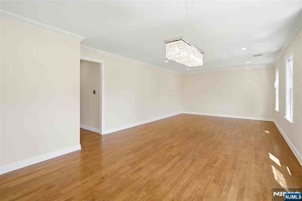 90 Terrace Ave #1 - Photo 4 of 19