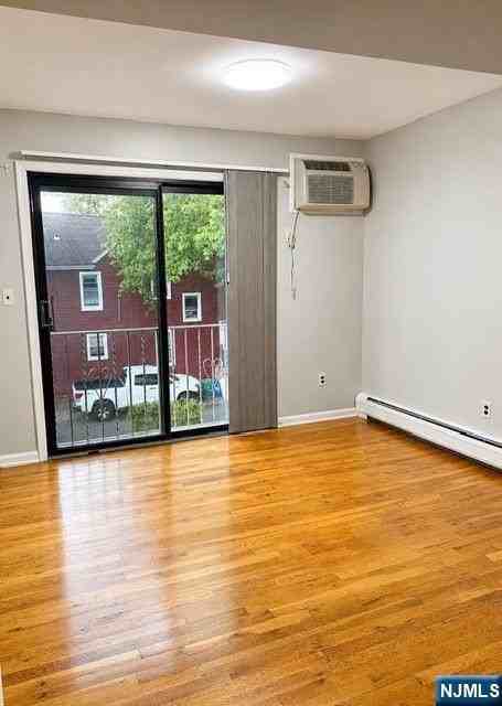 120 Fairview Ave #3B - Photo 6 of 12