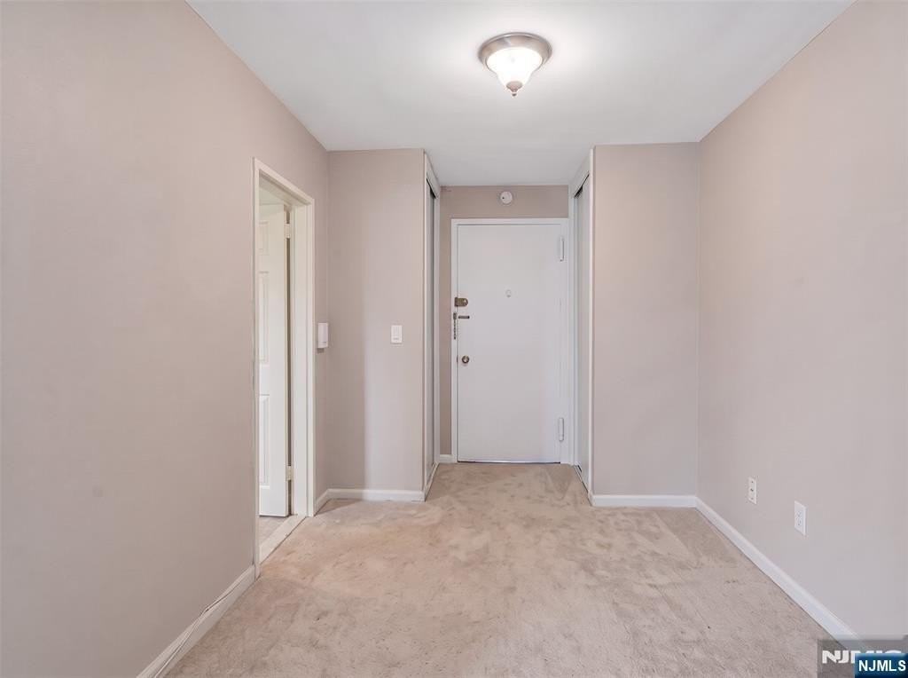 420 Park Pl #5C - Photo 6 of 23