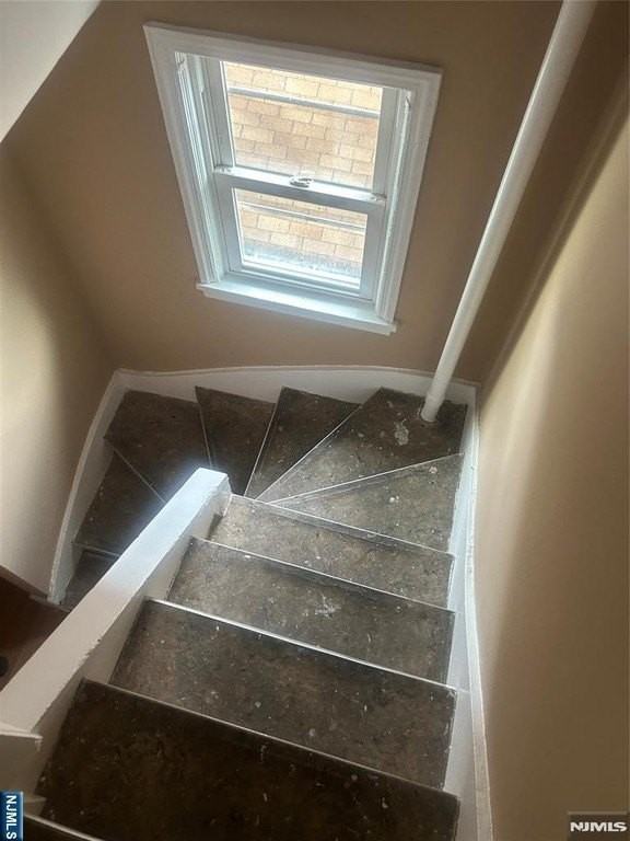 147 Lincoln Ave - Photo 6 of 6