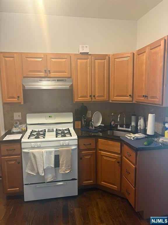 377 Henry St - Photo 2 of 5