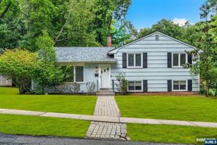 11 Lockwood Ln - Photo 1 of 1