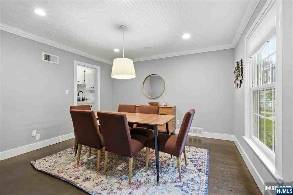 1 Argyle Rd - Photo 7 of 14