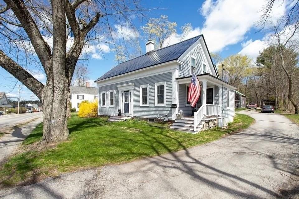 33 Exeter Rd - Photo 2 of 33