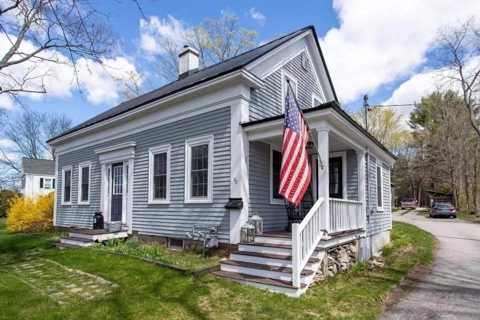 33 Exeter Rd - Photo 3 of 33