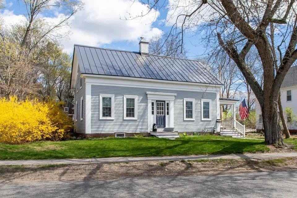 33 Exeter Rd - Photo 4 of 33