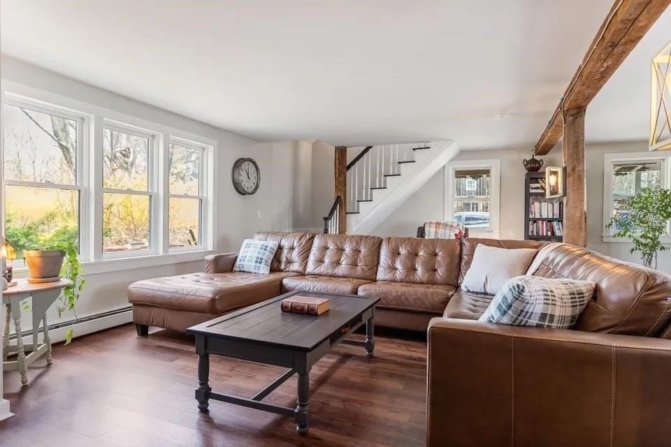 33 Exeter Rd - Photo 7 of 33
