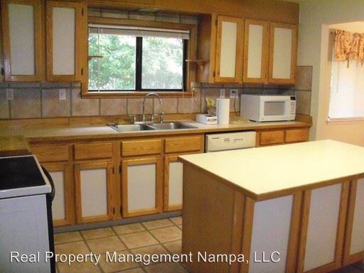 7761 Murphy Rd - Photo 3 of 9