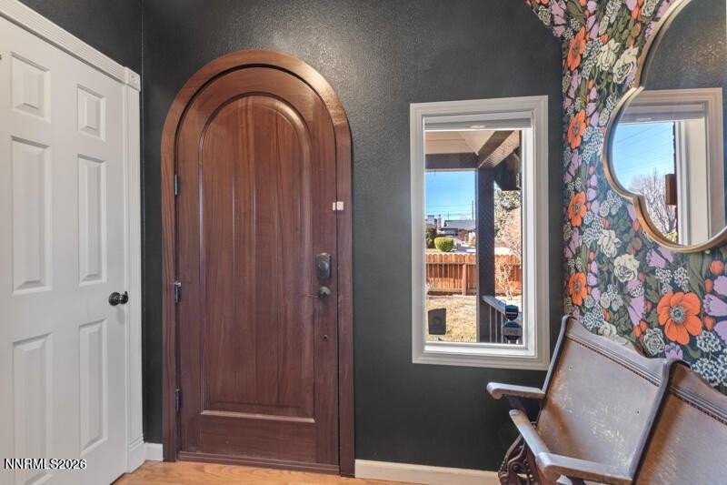 1122 S Arlington Ave - Photo 4 of 23