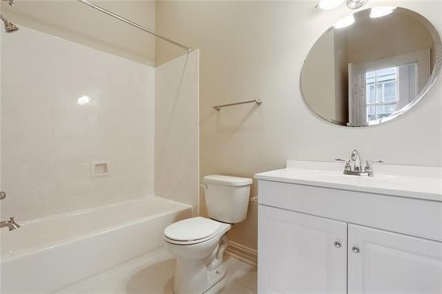 1124 Bordeaux St - Photo 4 of 7