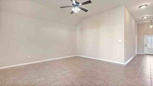 42189 Broadwalk Ave - Photo 4 of 18