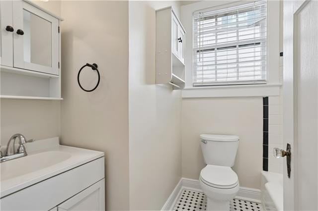 5918 Annunciation St #202 - Photo 7 of 13