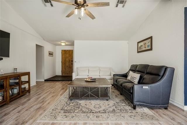 8940 E 16th Pl - Photo 7 of 35