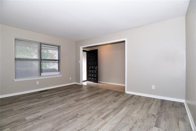 9402 S 69th East Ave - Photo 4 of 34