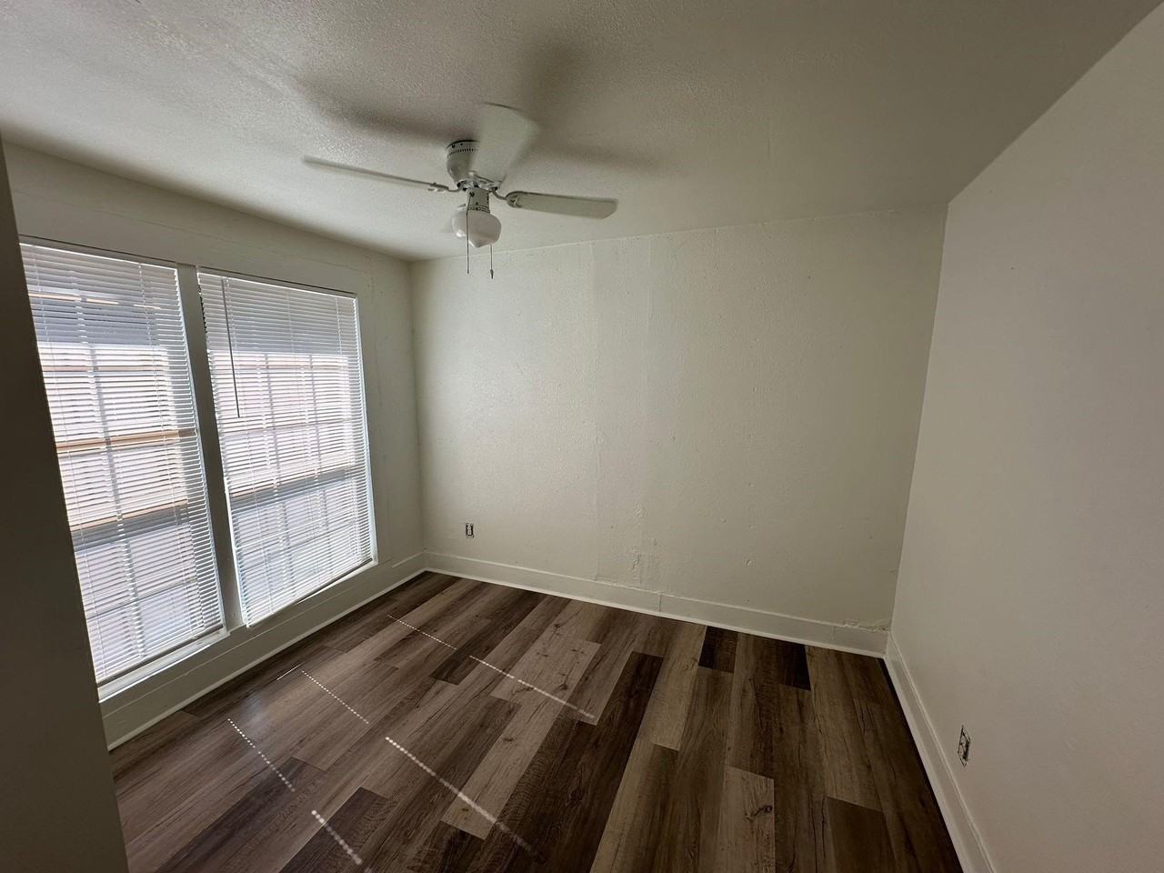 2206 Rockefeller Blvd - Photo 7 of 8