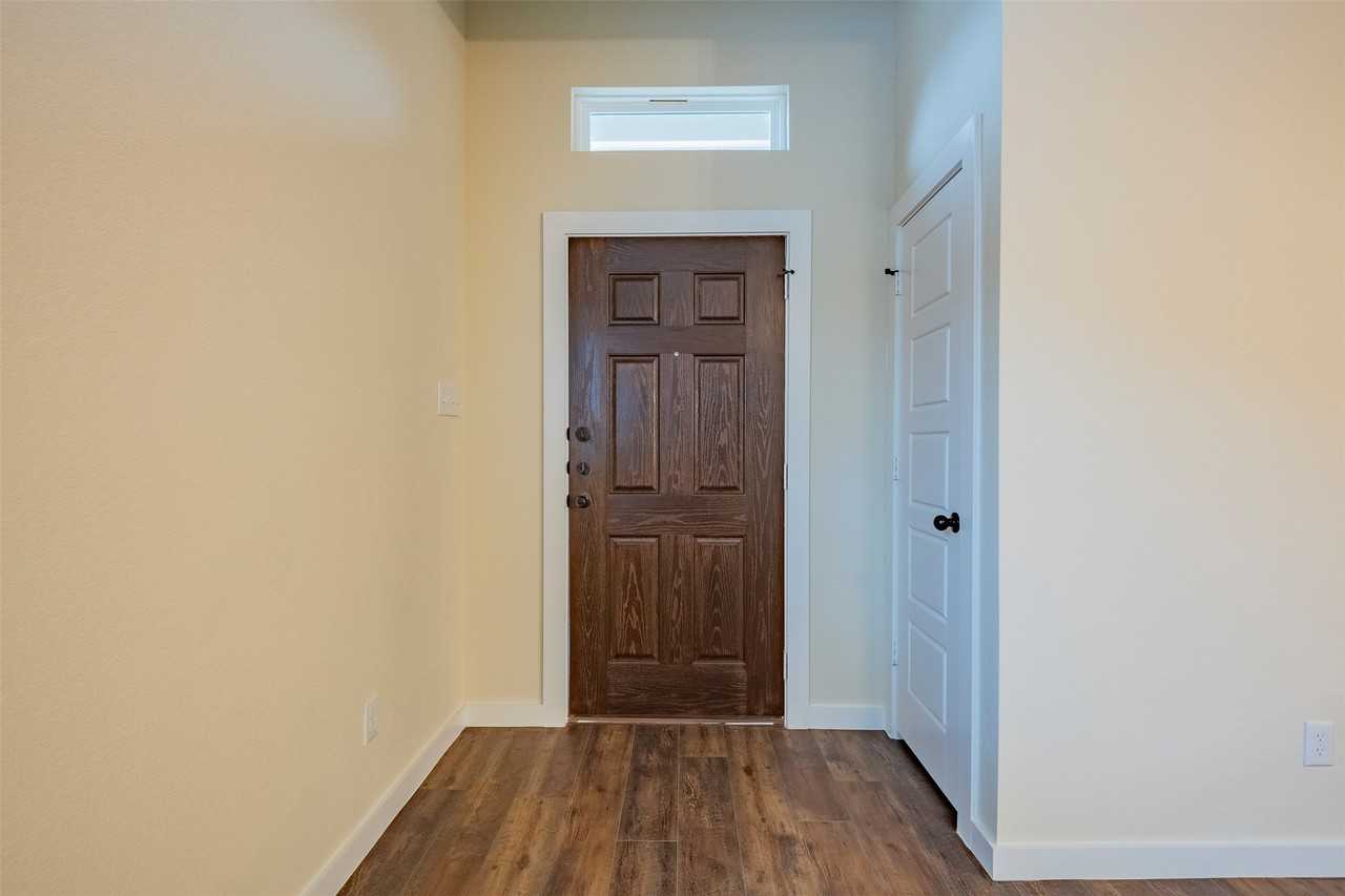 656 Wheatfield Dr - Photo 5 of 28