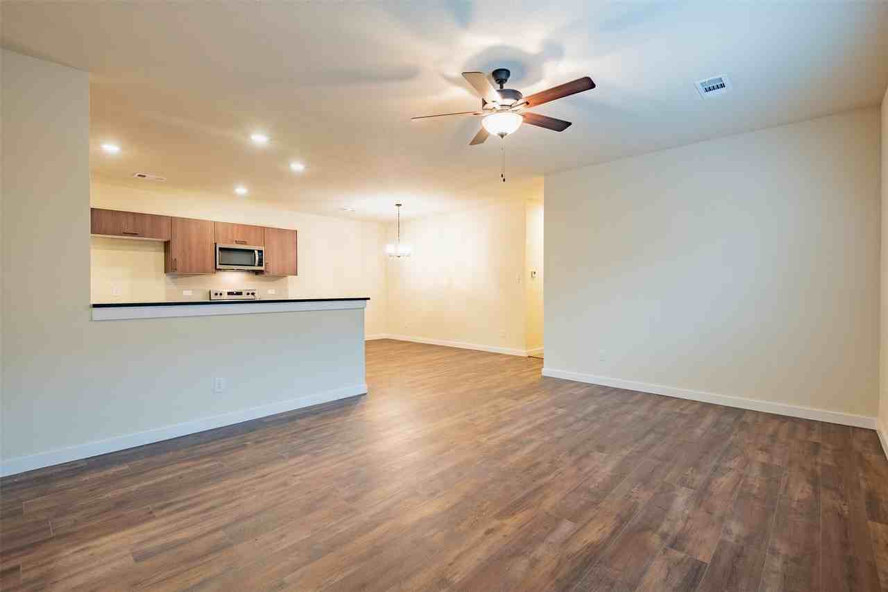 656 Wheatfield Dr - Photo 6 of 28