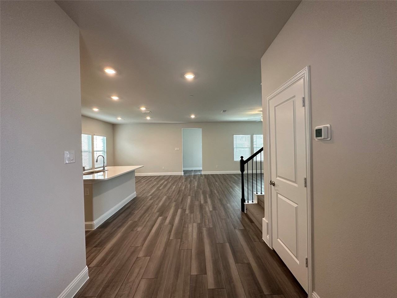 123 Monarch Way - Photo 2 of 34