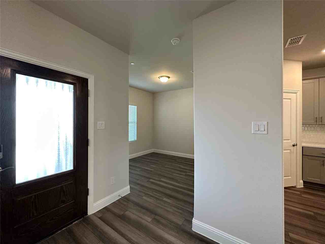 123 Monarch Way - Photo 3 of 34