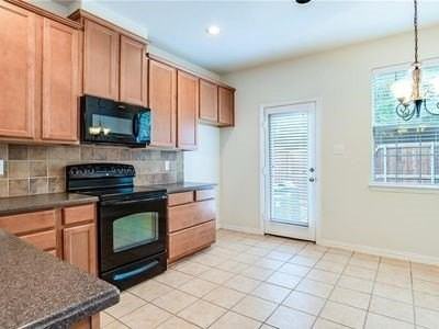 7933 Hannah St - Photo 4 of 17