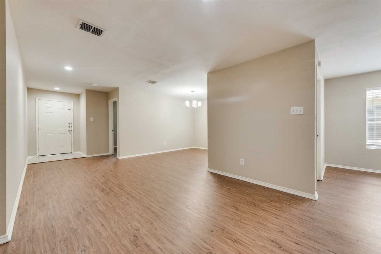 12617 Seagull Way - Photo 3 of 27