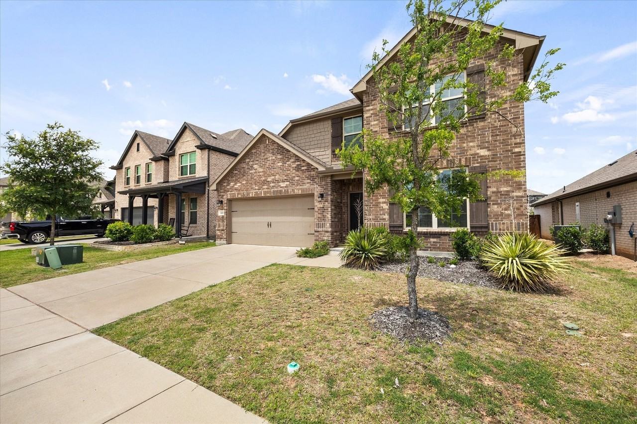 1410 Crossford Trl - Photo 2 of 30
