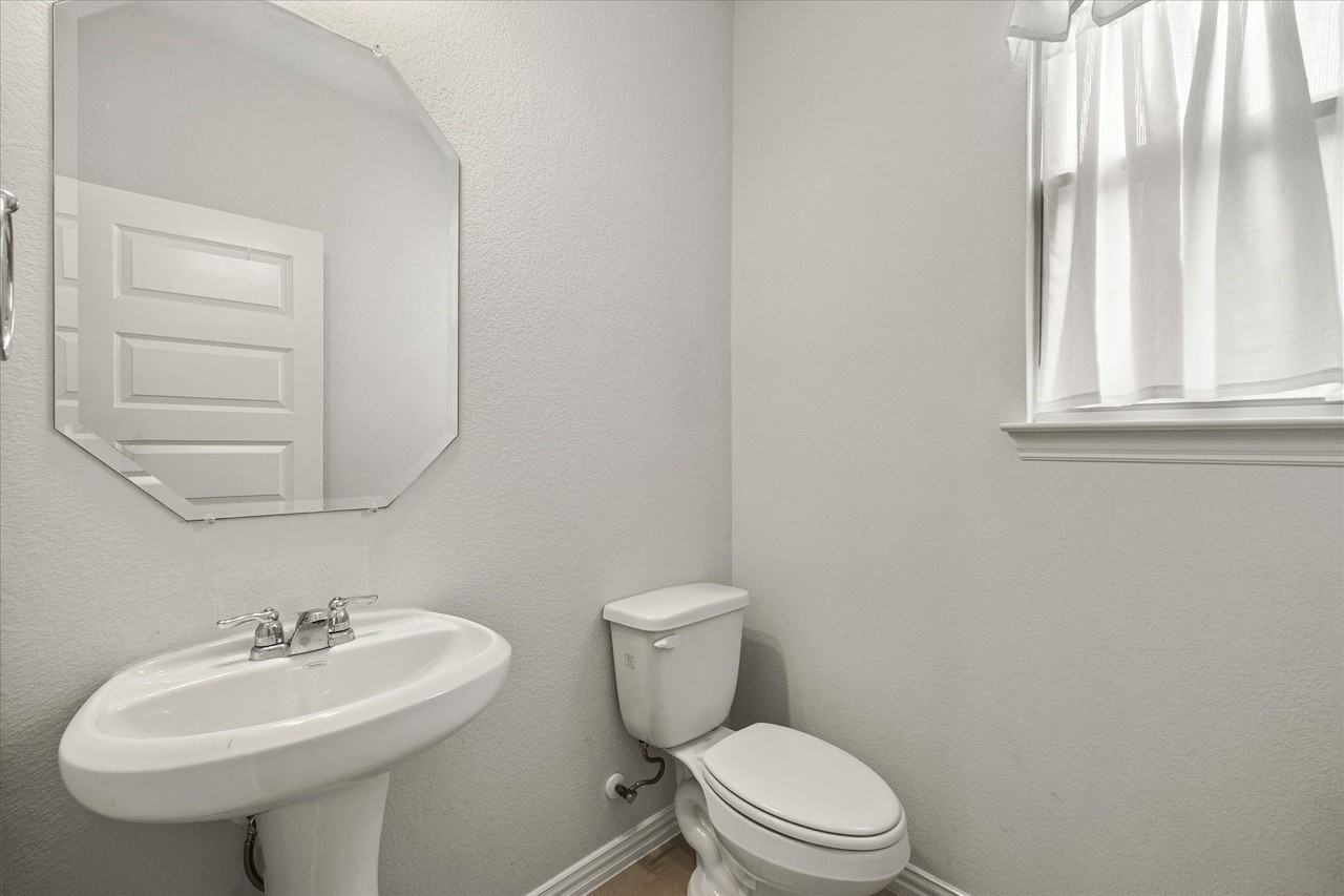 1410 Crossford Trl - Photo 7 of 30