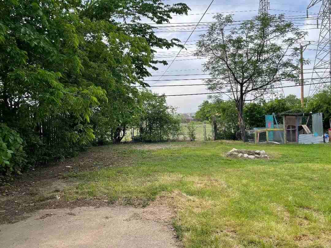 4425 Jane Anne St - Photo 2 of 14