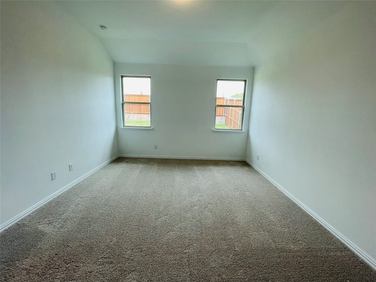 1836 Lockhart Dr - Photo 6 of 18