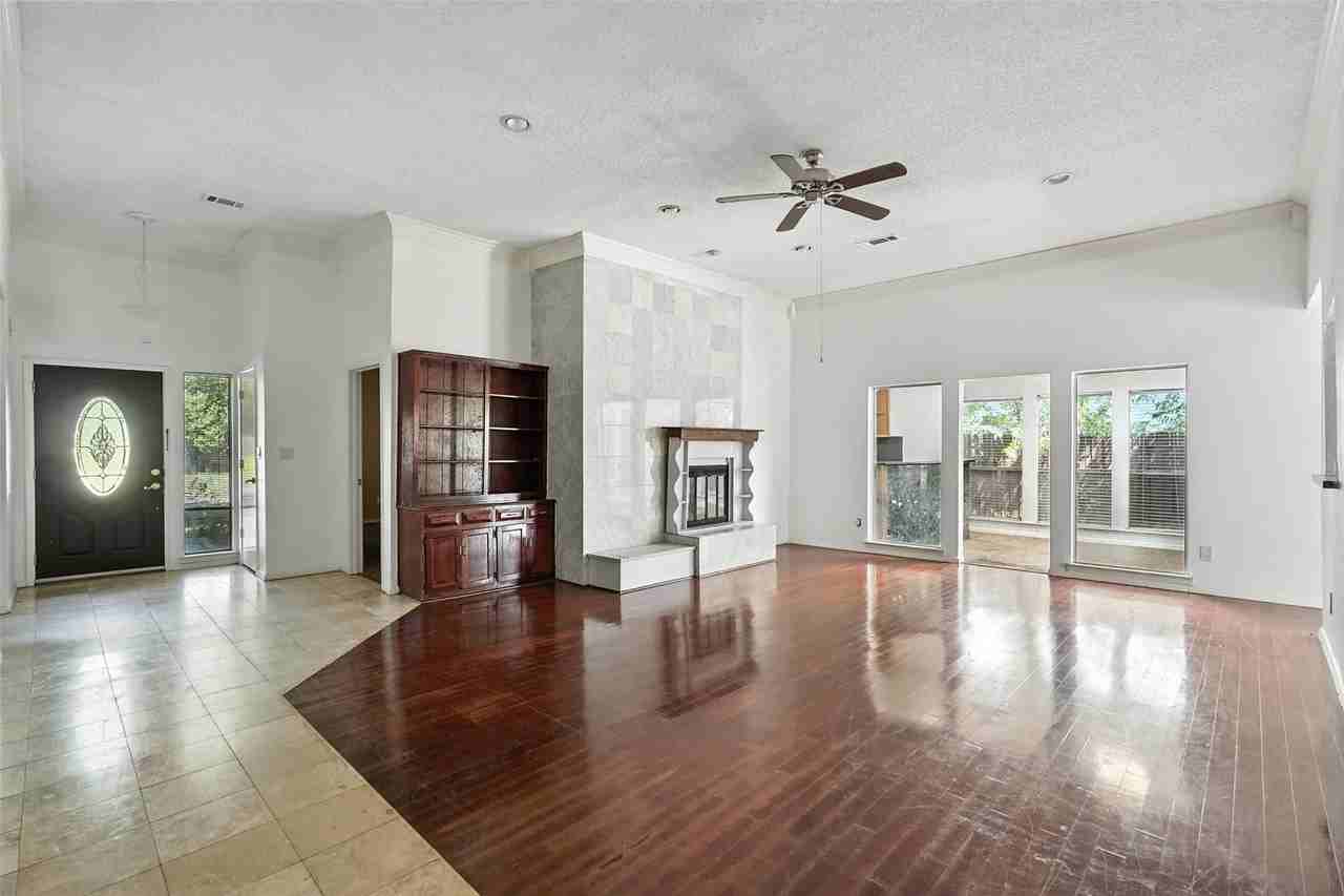 1744 Hartford Dr - Photo 2 of 19