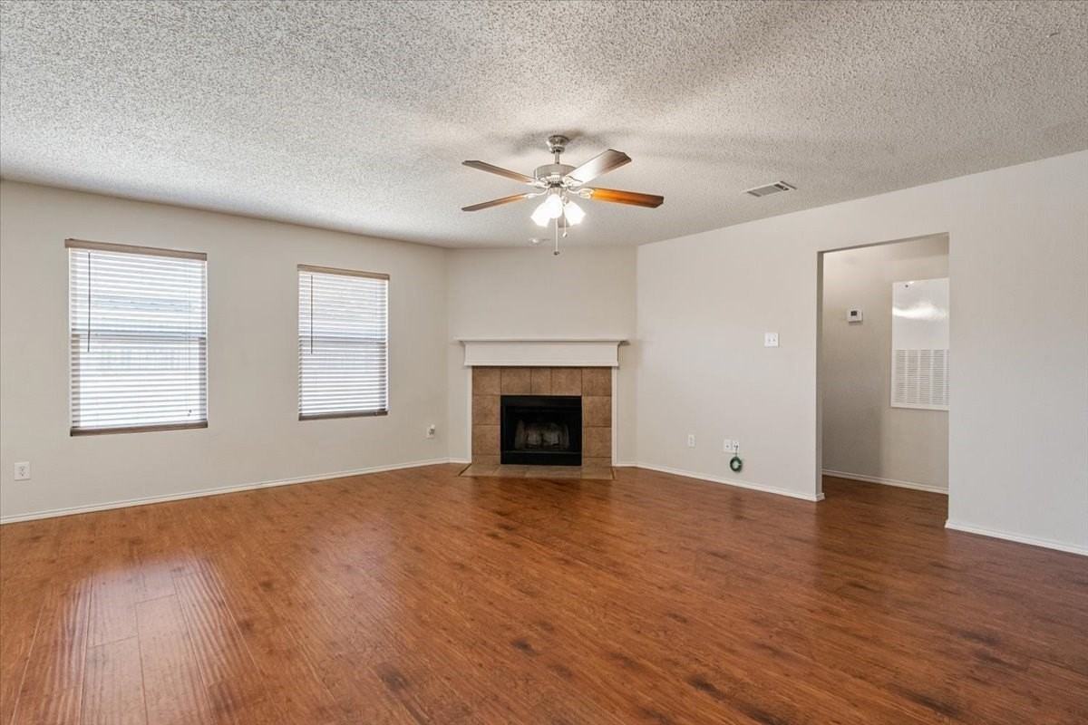 9812 George Washington Dr - Photo 4 of 25