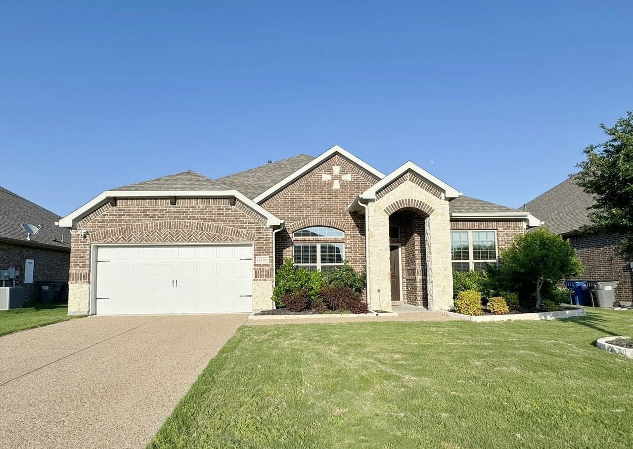 4106 Whitetail Ln