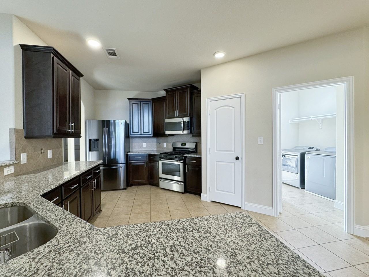 4106 Whitetail Ln - Photo 6 of 28