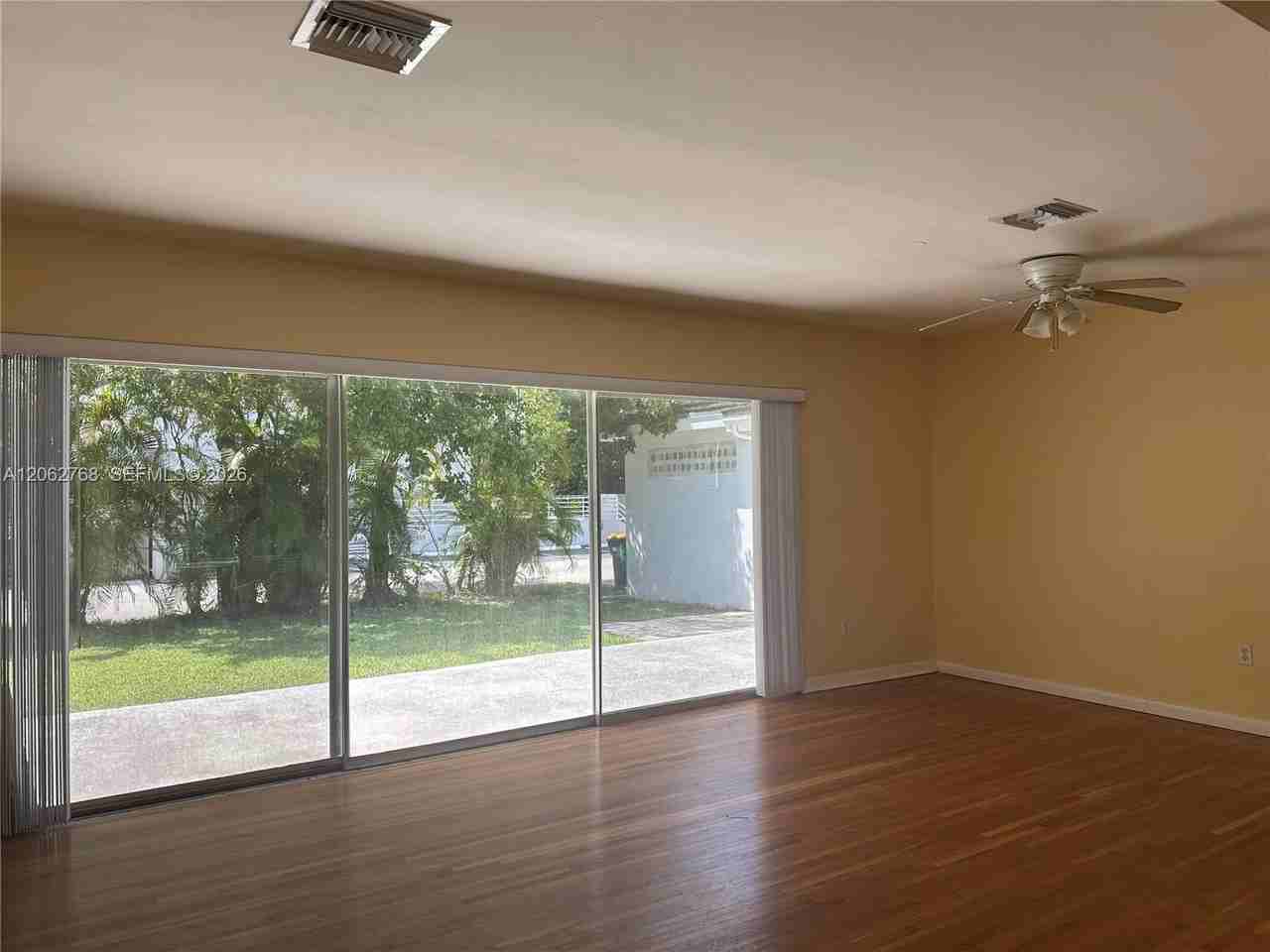 5340 Orduna Dr - Photo 5 of 8