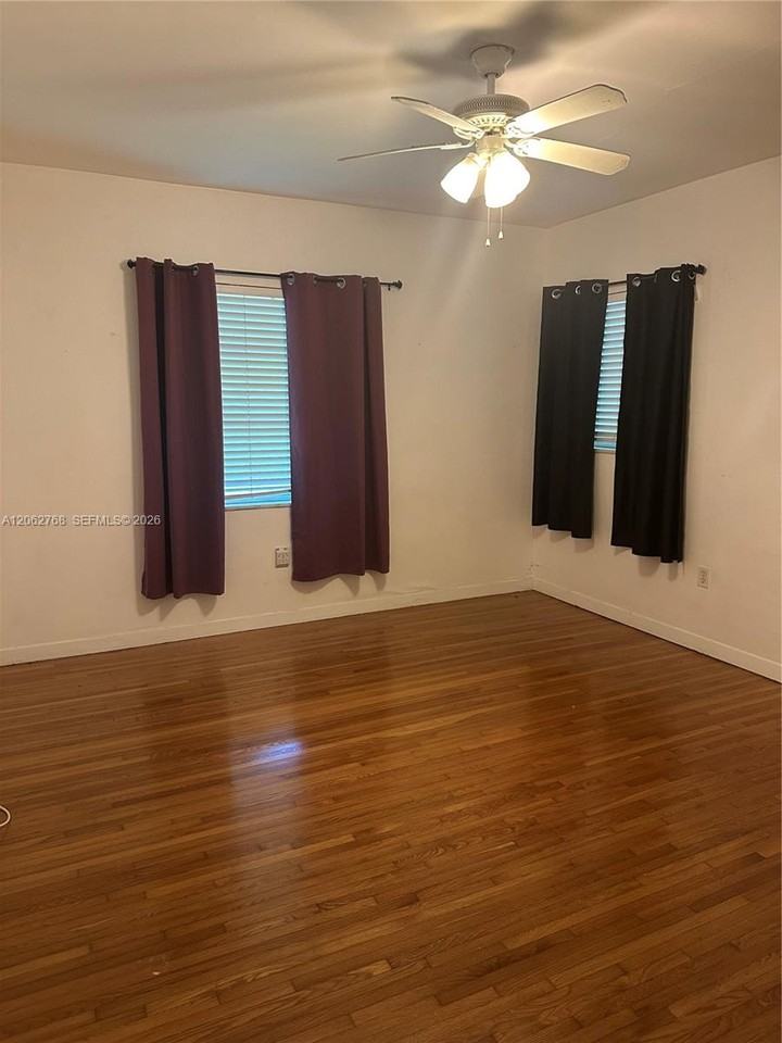 5340 Orduna Dr - Photo 7 of 8
