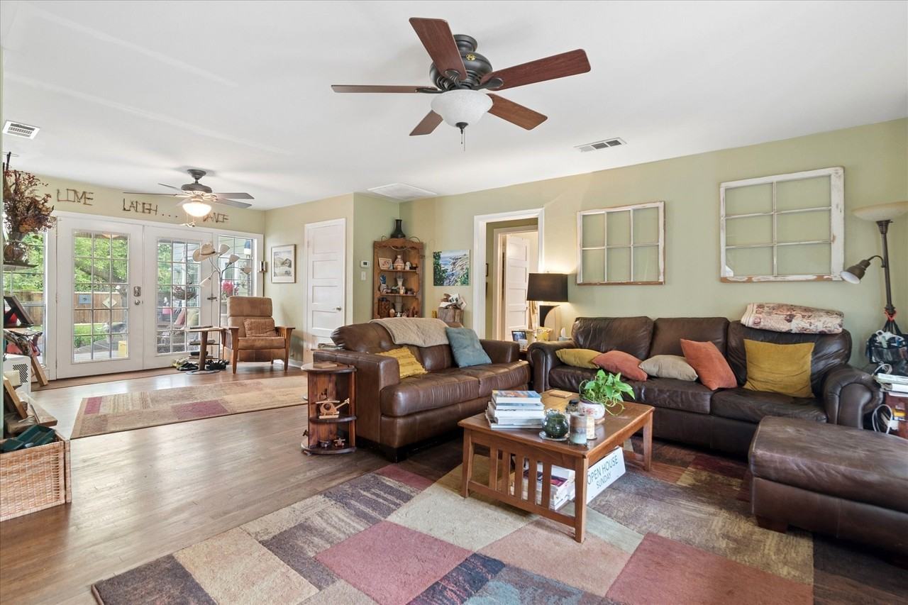 8910 San Fernando Way - Photo 3 of 25